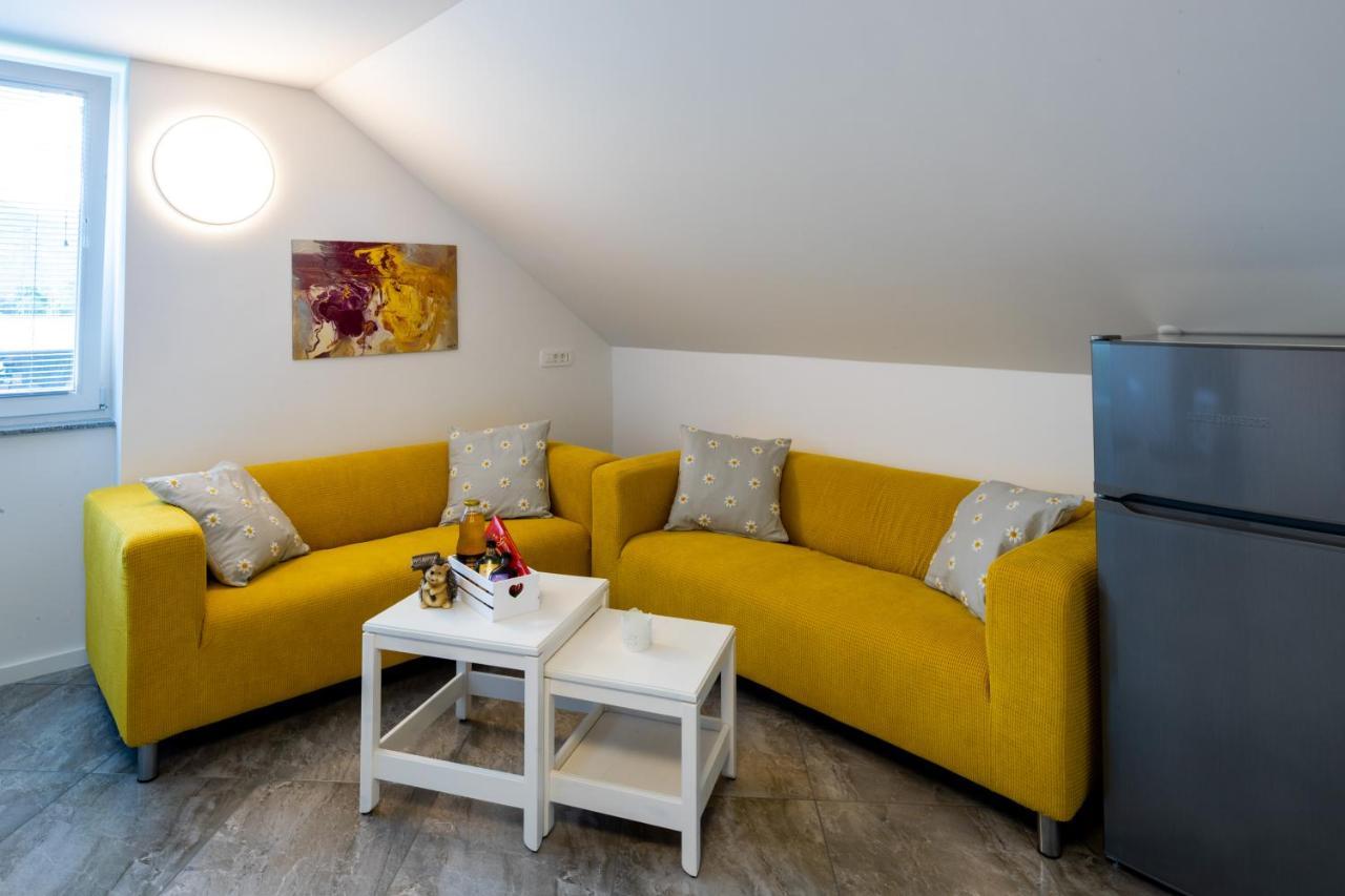 Aparthouse Jana Breg Zirovnica Exteriör bild