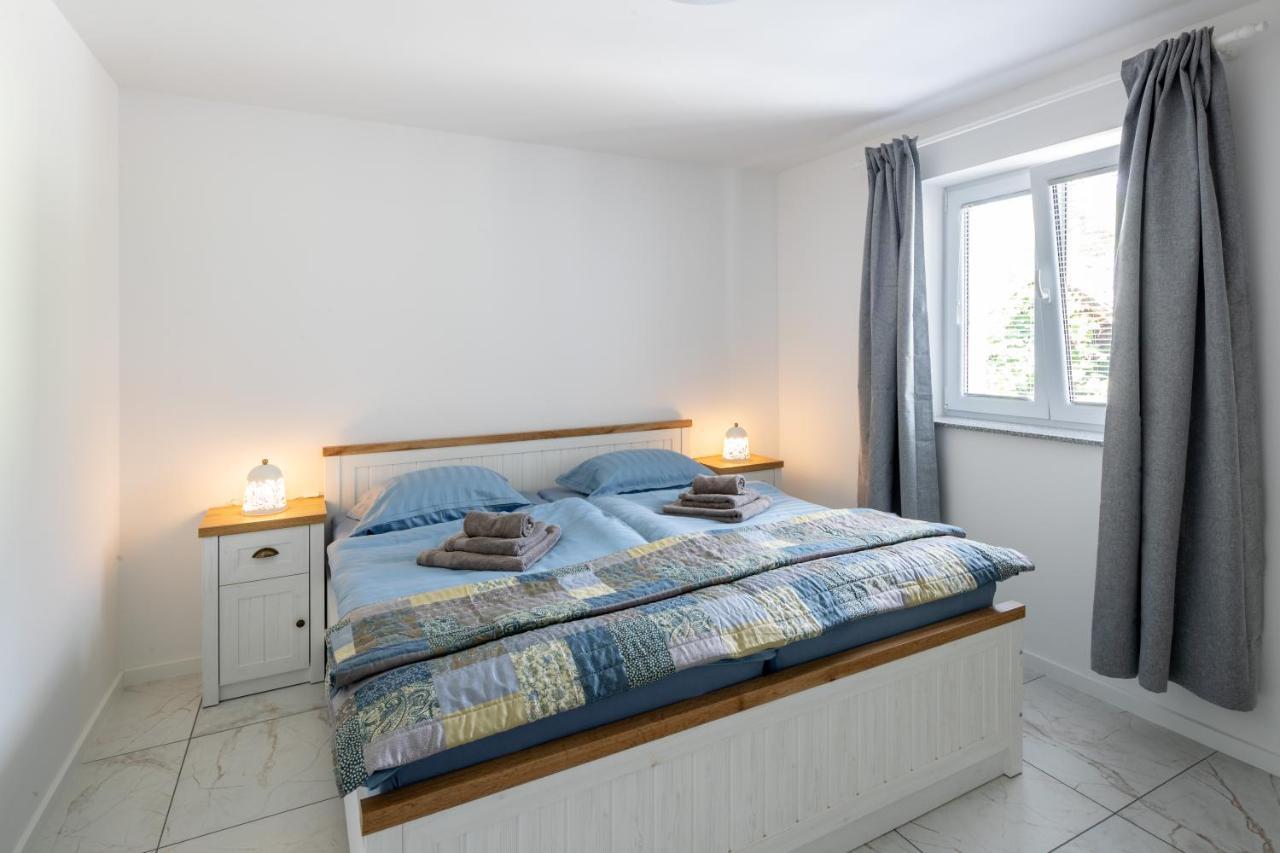 Aparthouse Jana Breg Zirovnica Exteriör bild